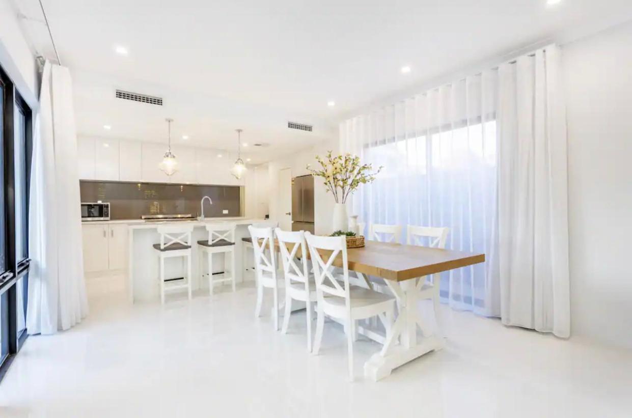 East Vic Park Luxe New Home - Perth — Photos 3